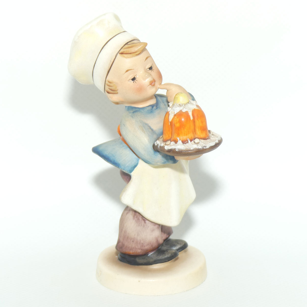 HUM0128 MI Hummel figure Baker | TMK2