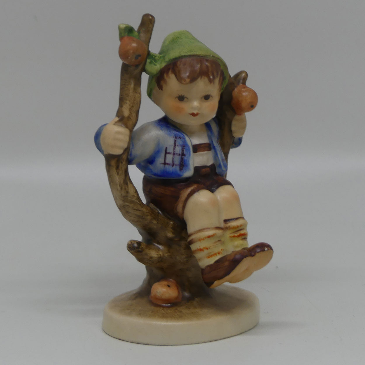 hum0142-3-0-mi-hummel-figure-apple-tree-boy-tmk3