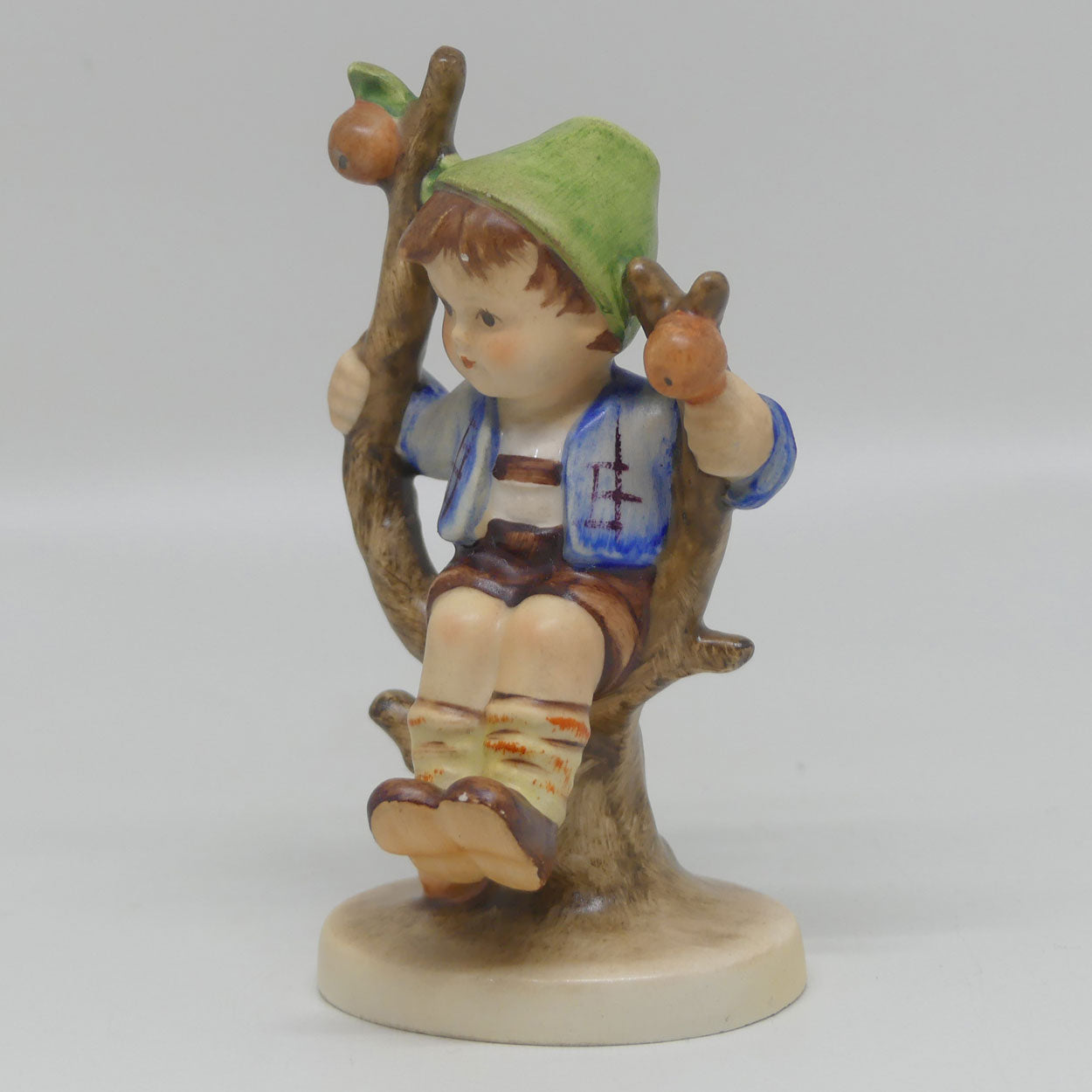hum0142-3-0-mi-hummel-figure-apple-tree-boy-tmk3