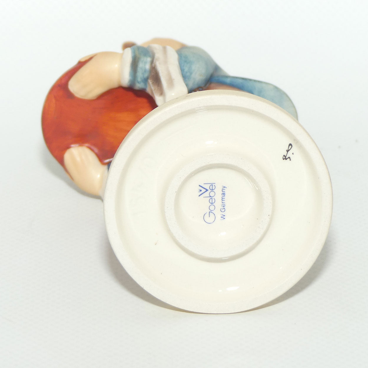HUM0154/0 MI Hummel figure Waiter | TMK5