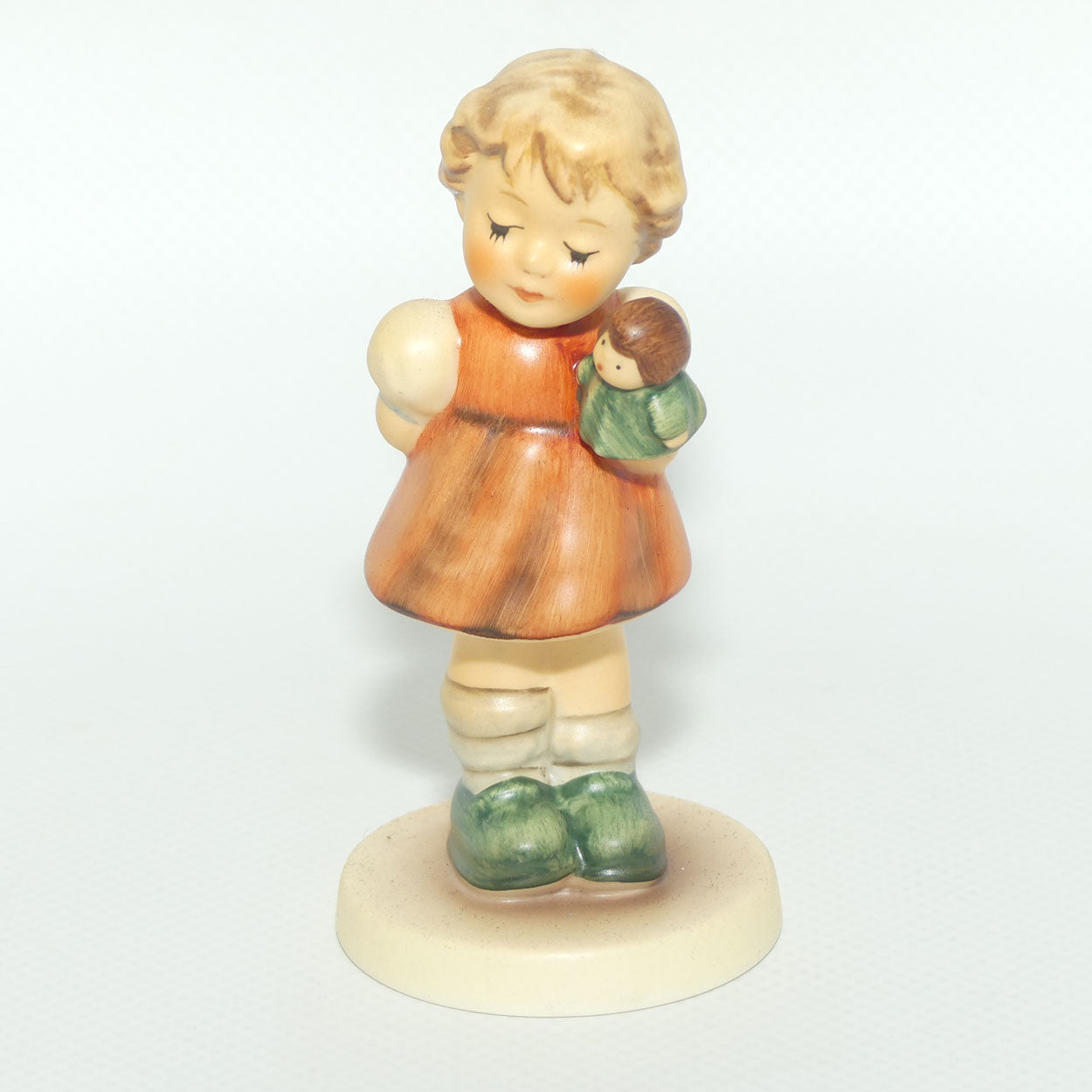 HUM2103/A MI Hummel figure Puppet Princess