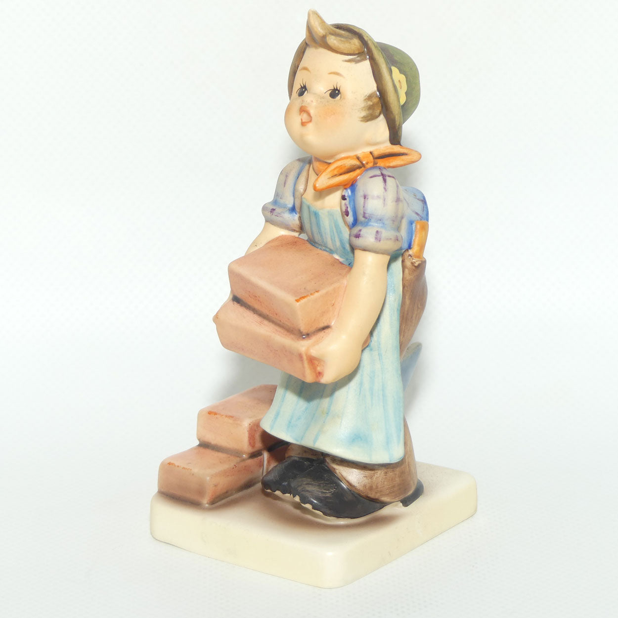 HUM0305 MI Hummel figure The Builder