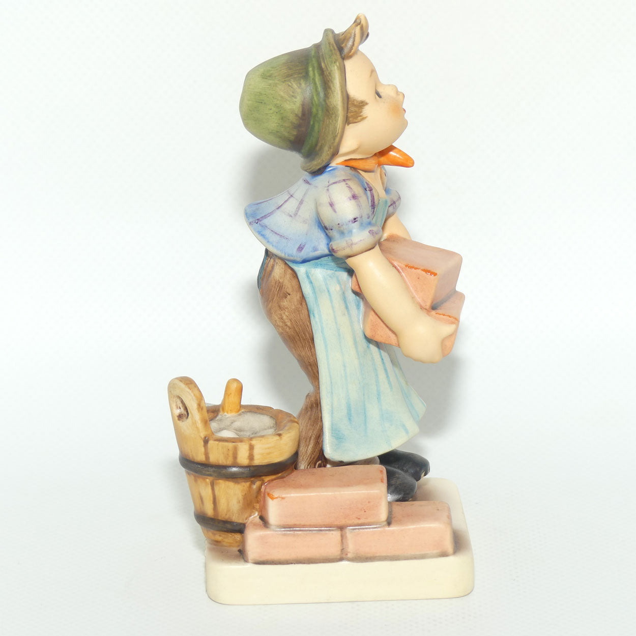 HUM0305 MI Hummel figure The Builder