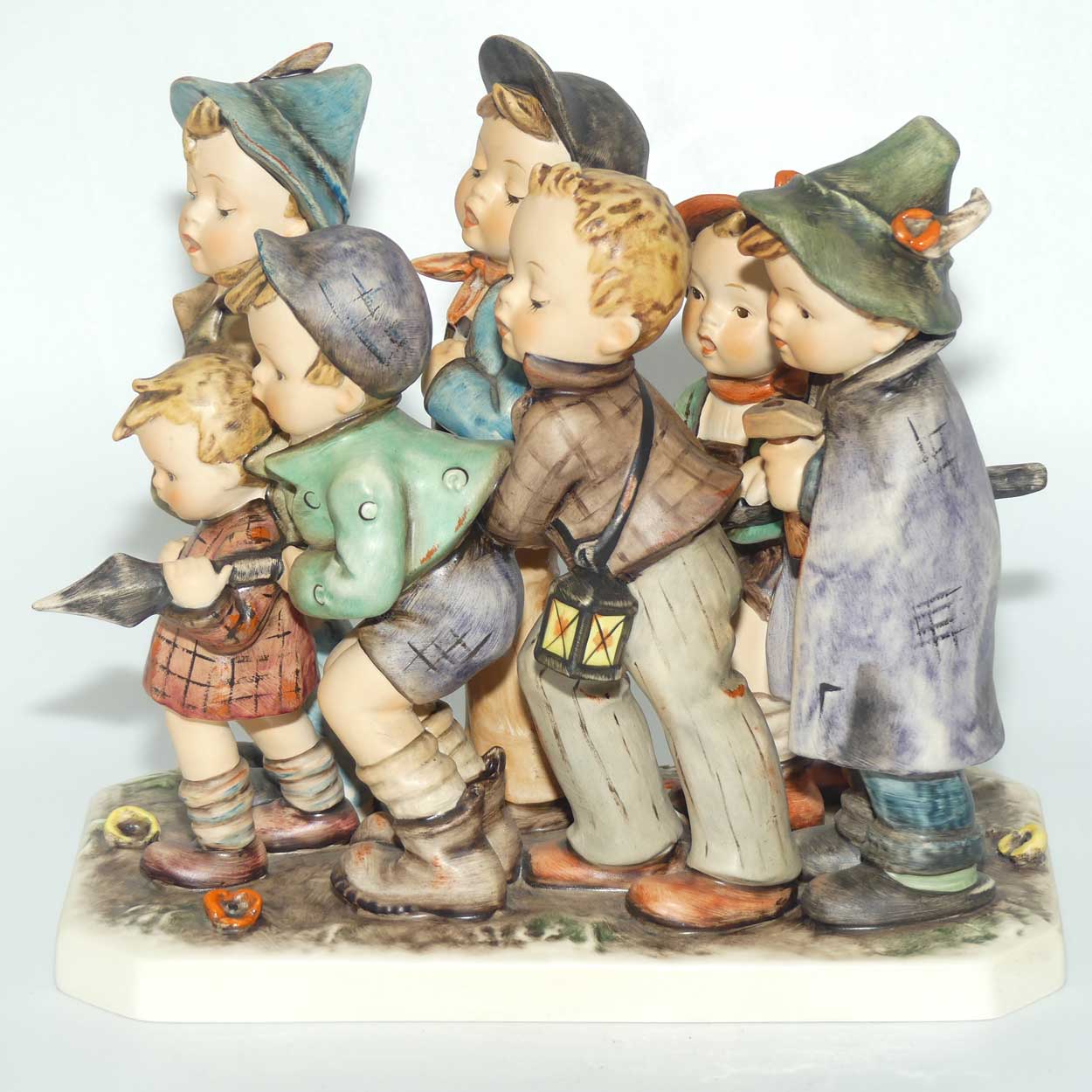 HUM0347 MI Hummel figure Adventure Bound | Seven Swabians