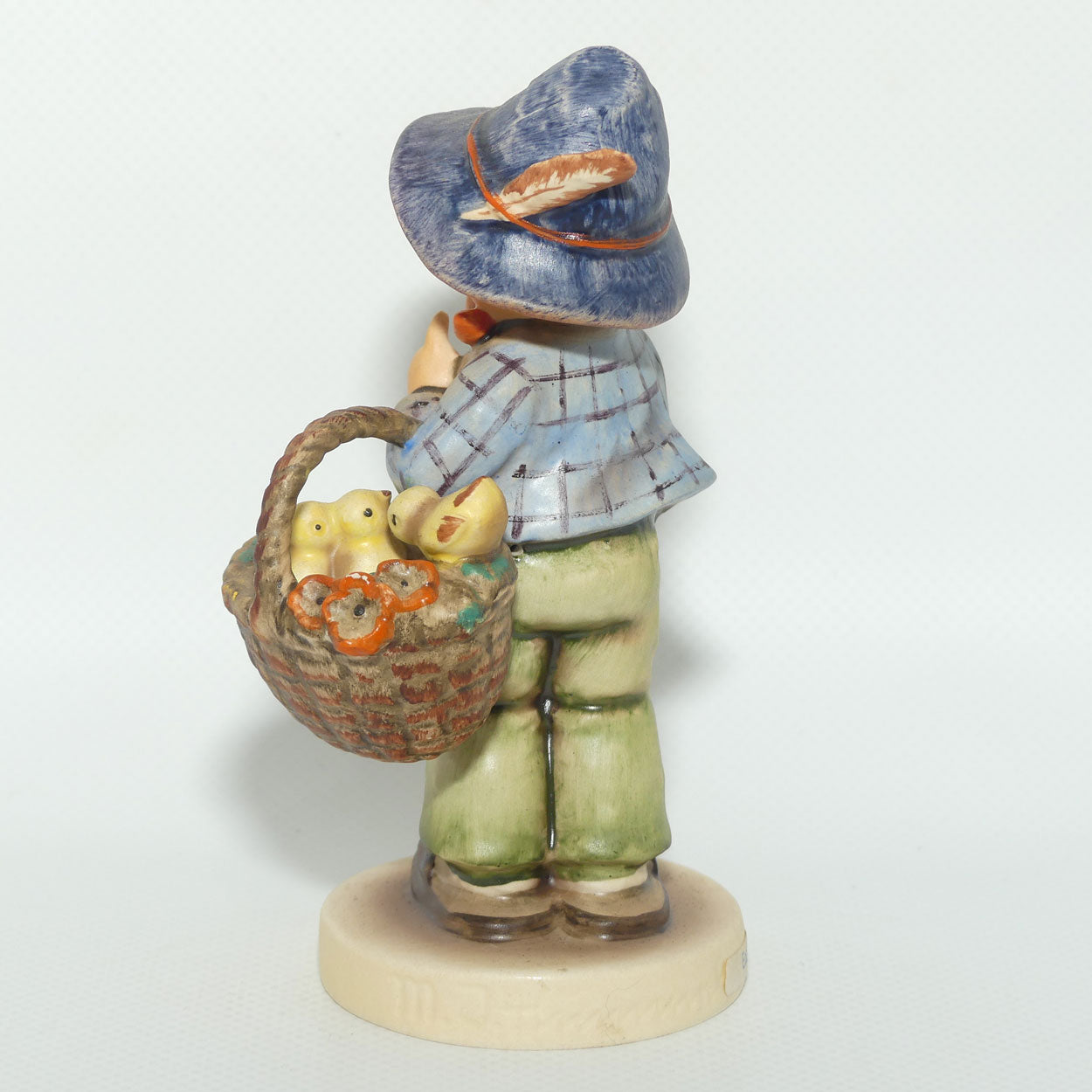 HUM0378 MI Hummel figure Easter Greetings