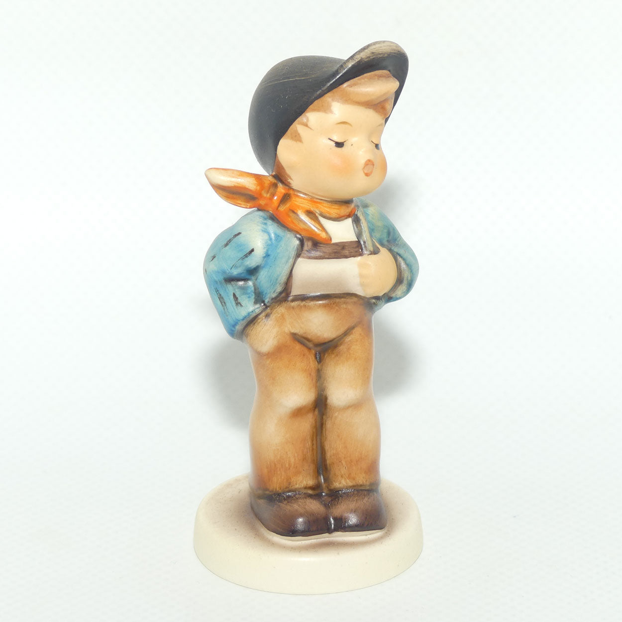 HUM0560 MI Hummel figure Lucky Fellow