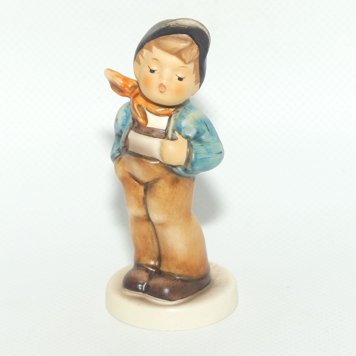 HUM0560 MI Hummel figure Lucky Fellow