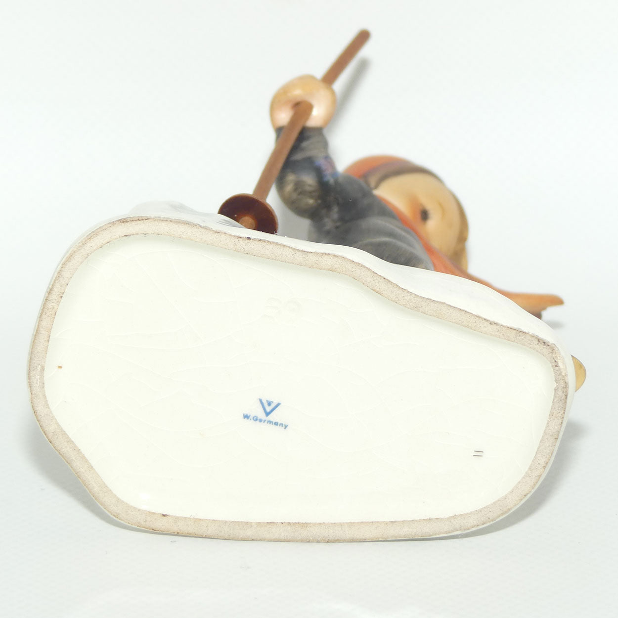 HUM0059 MI Hummel figure Skier (Wooden Poles) | TMK3