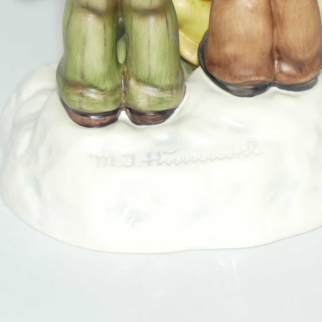 HUM0668 MI Hummel figure Strike Up The Band | boxed