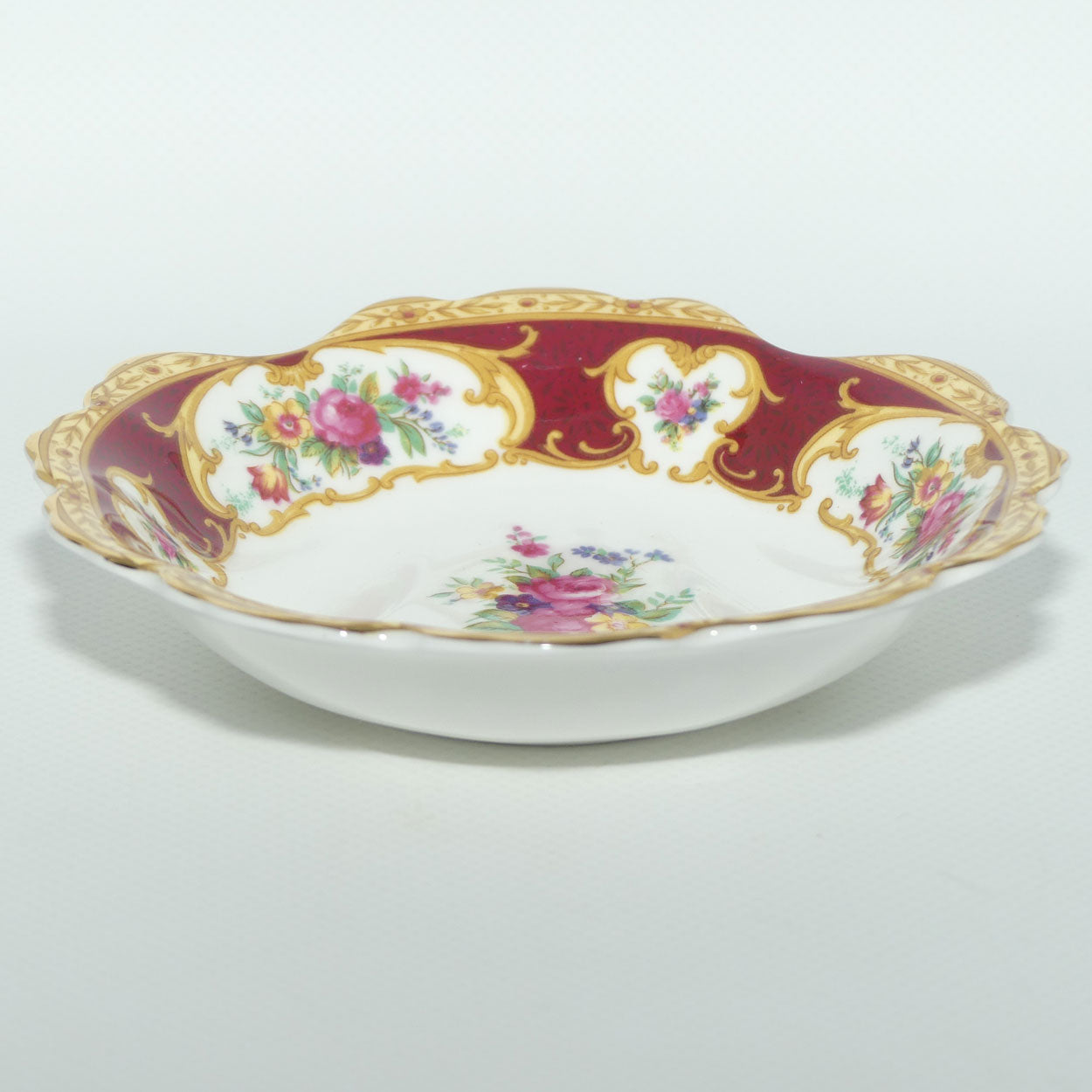 Royal Albert Bone China Lady Hamilton shell shape small server | early stamp