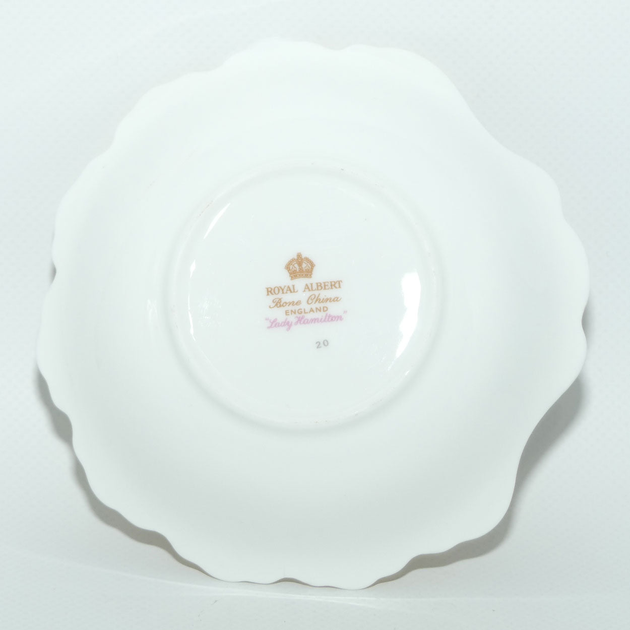 Royal Albert Bone China Lady Hamilton shell shape small server | early stamp