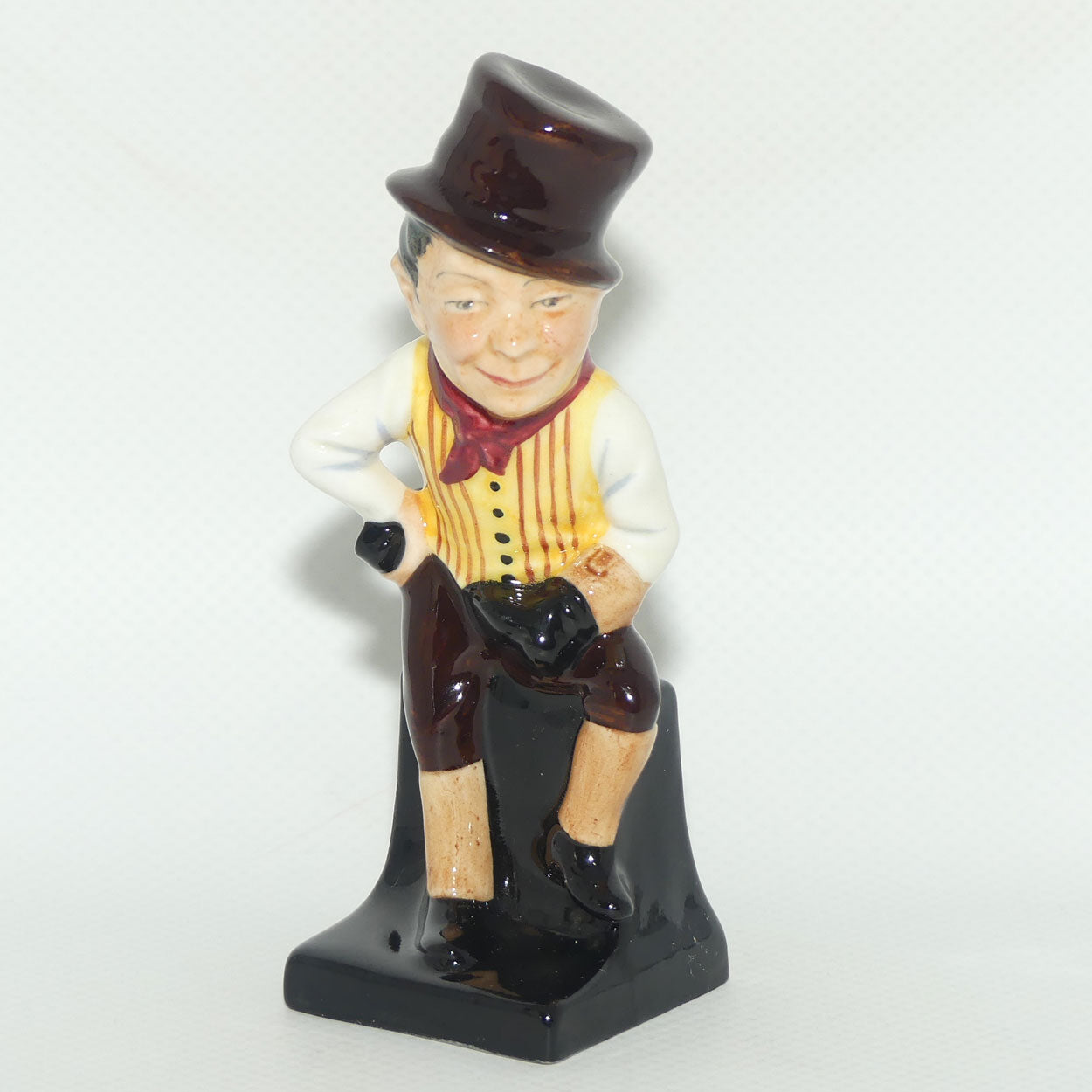 M48 Royal Doulton figure Sam Weller