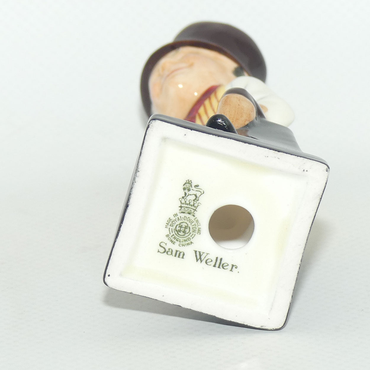 M48 Royal Doulton figure Sam Weller