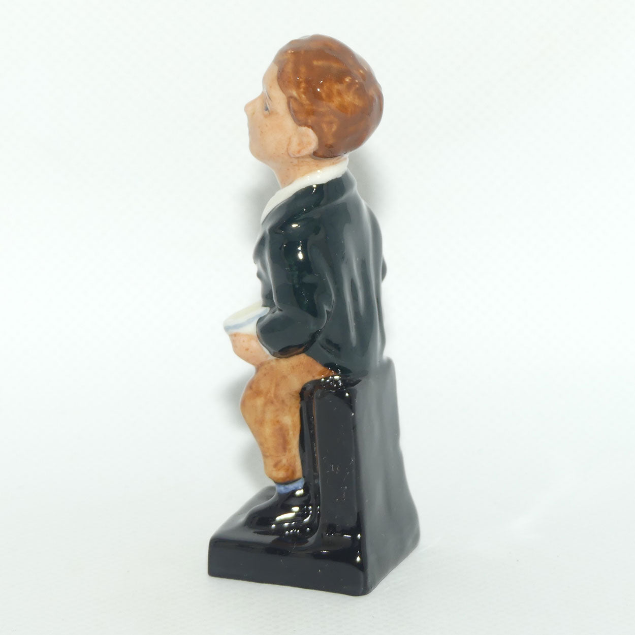 M89 Royal Doulton figure Oliver Twist #2