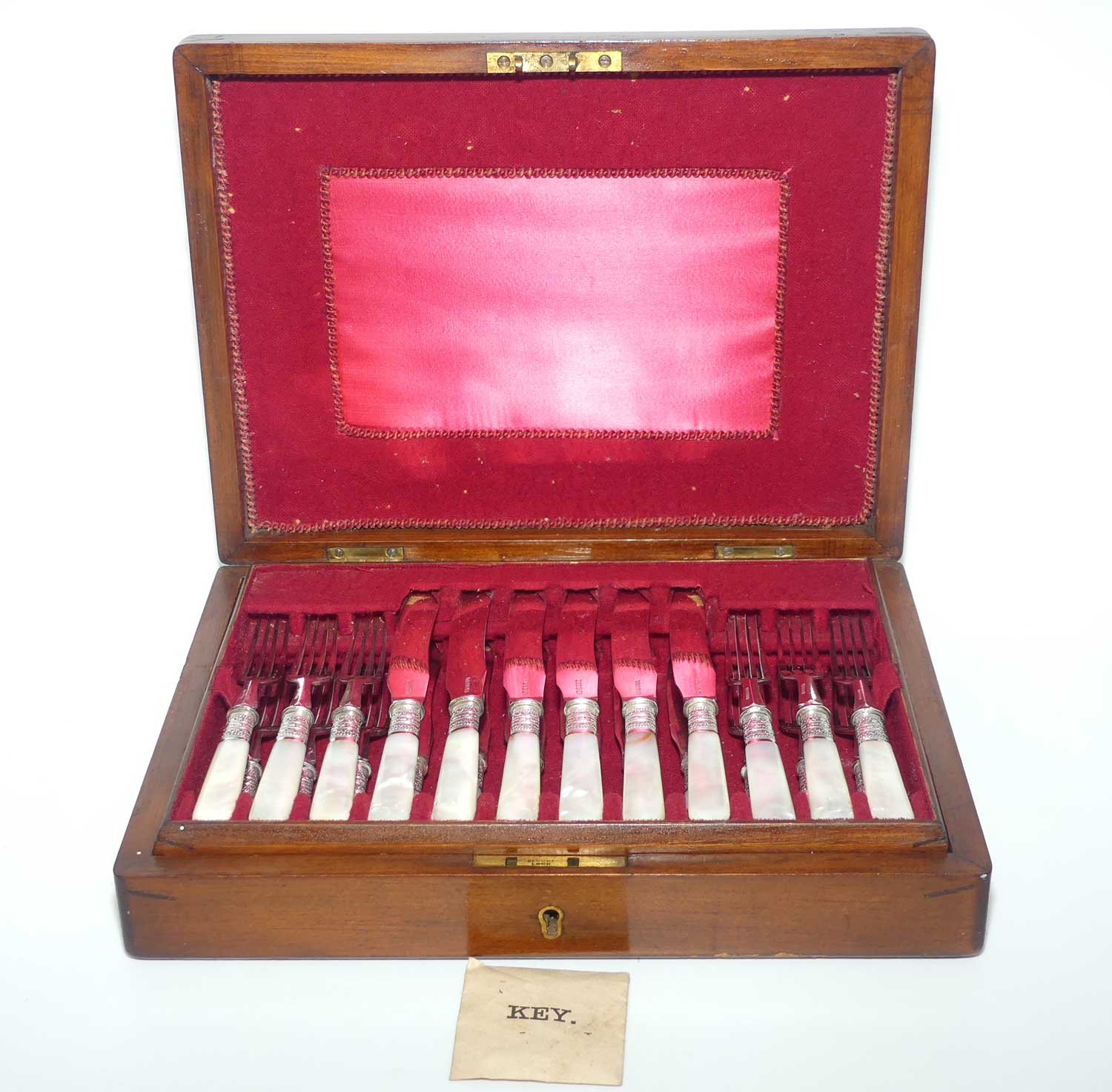 Late Victorian era Solid Mother of Pearl handles and EPNS blades set of 12 fruit set in Walnut canteen