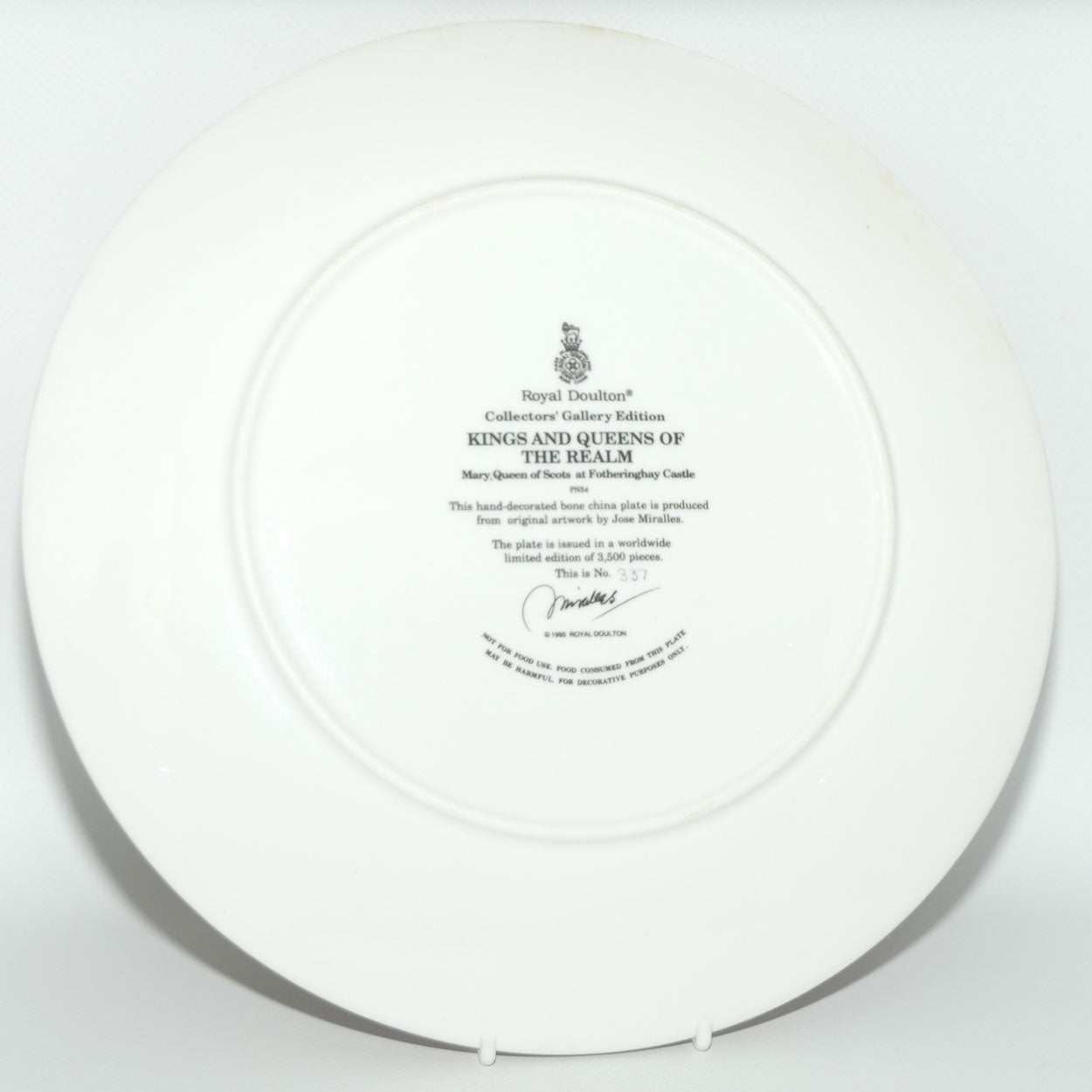 Royal Doulton Kings and Queens of the Realm PN54 plate | Mary, Queen of Scots at Fotheringhay Castle | LE337