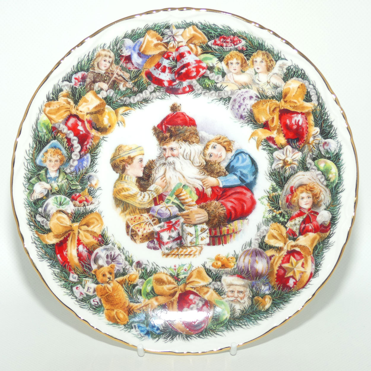 Royal Albert Bone China England | Christmas Garland plate | boxed