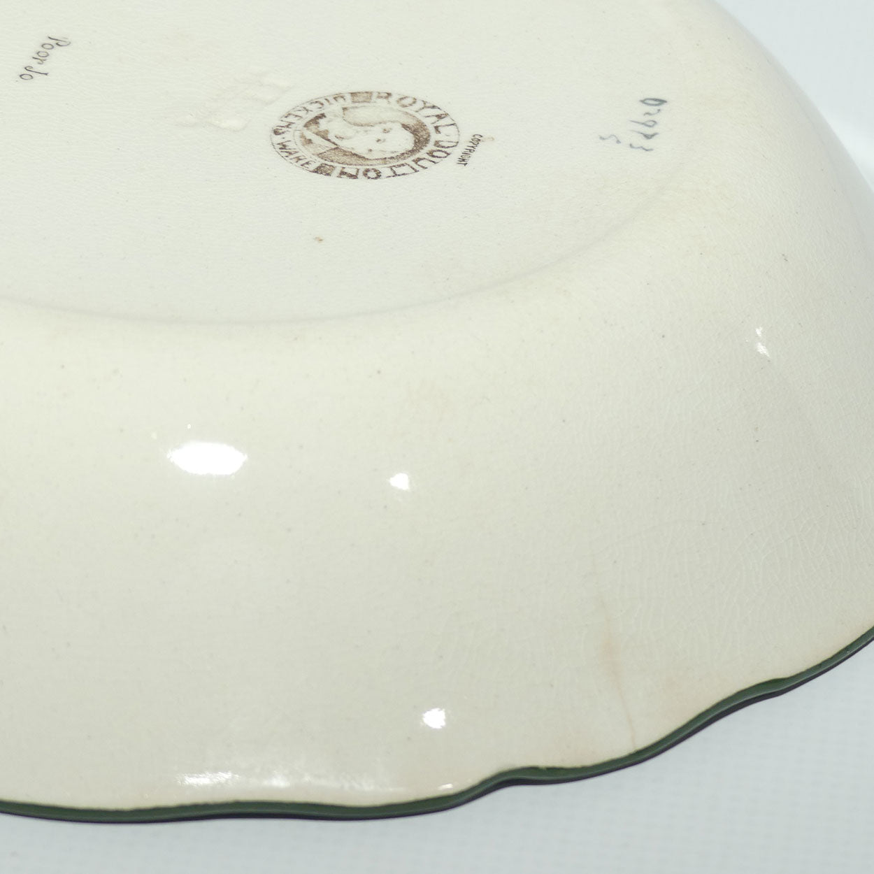 Royal Doulton Dickens Poor Jo oatmeal bowl D2793 | 19.5cm