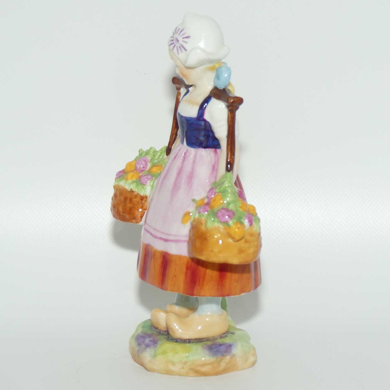 RW2922 Royal Worcester figure Dutch Girl