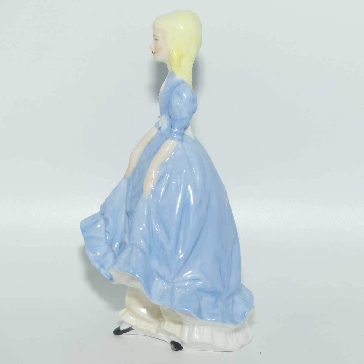 RW4091 Royal Worcester figure Coquette