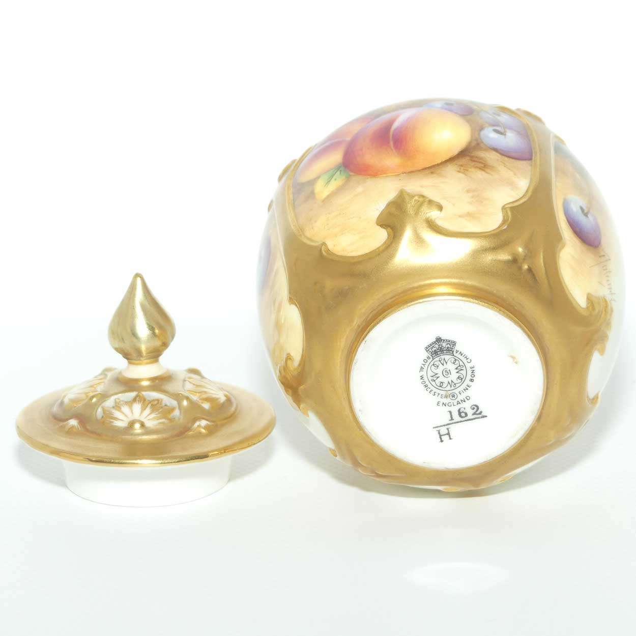 Royal Worcester hand painted fruit lidded pot pourri vase | Shape H162 | William Roberts