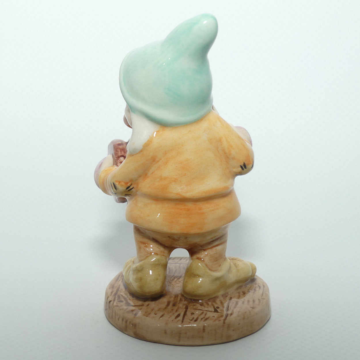 SW18 Royal Doulton Disney Snow White and Seven Dwarfs figure Bashful's Melody | boxed