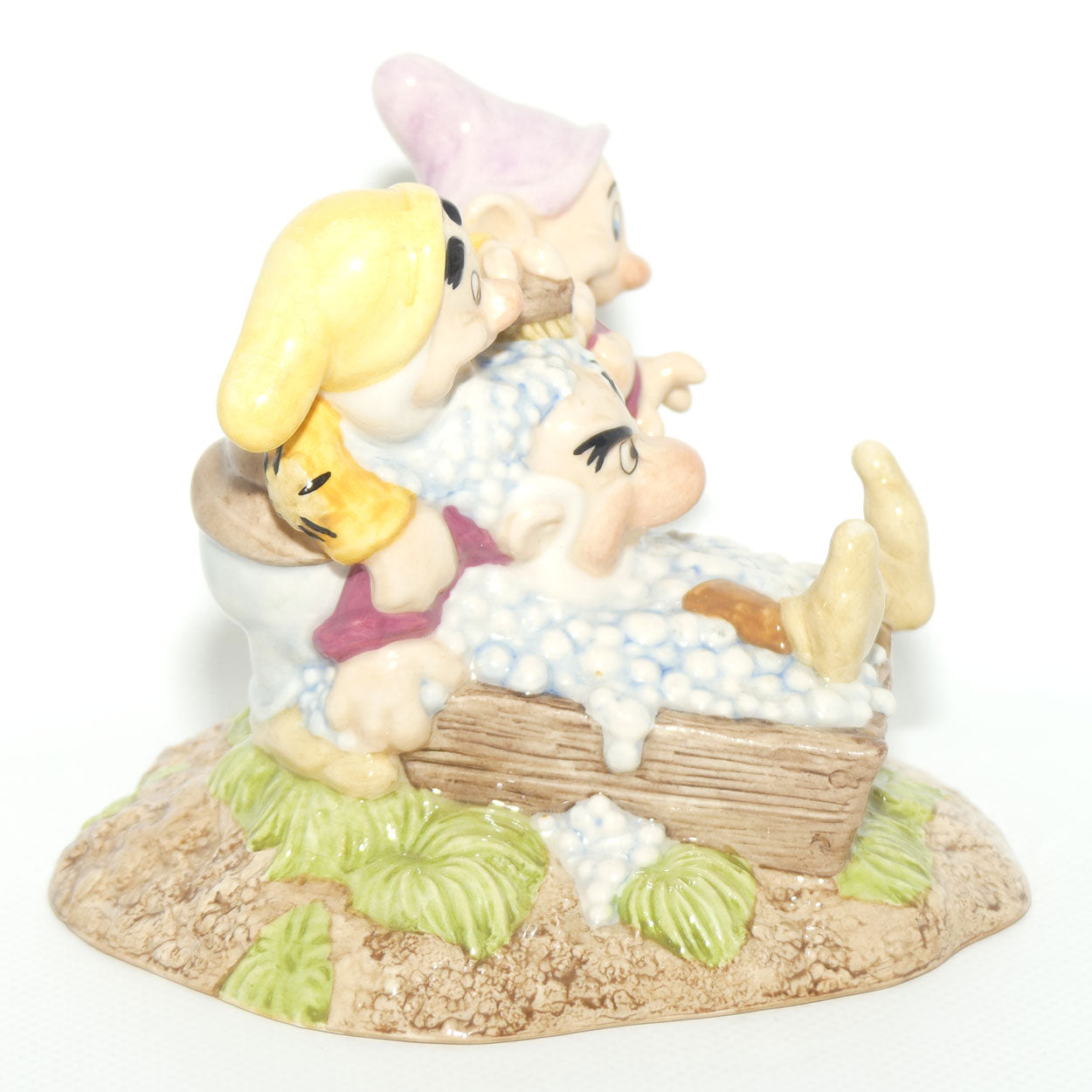 SW20 Royal Doulton Disney Snow White tableau | Grumpys Bathtime