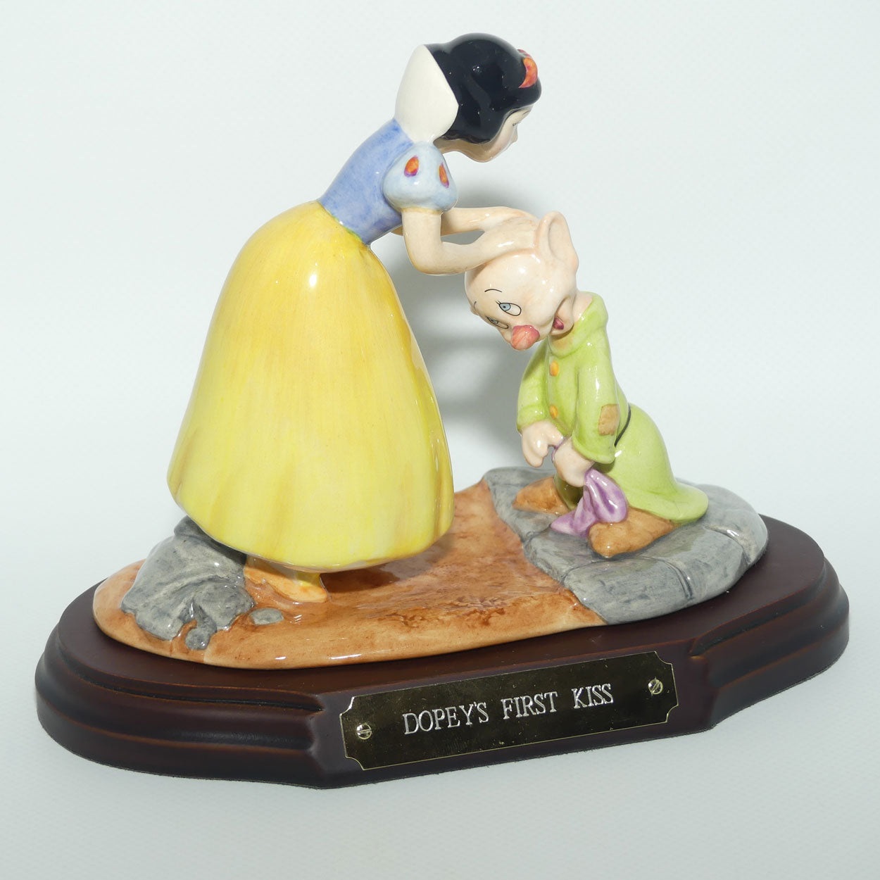SW21 Royal Doulton Disney Snow White tableau | Dopey's First Kiss | LE98/2000 | Box + Cert