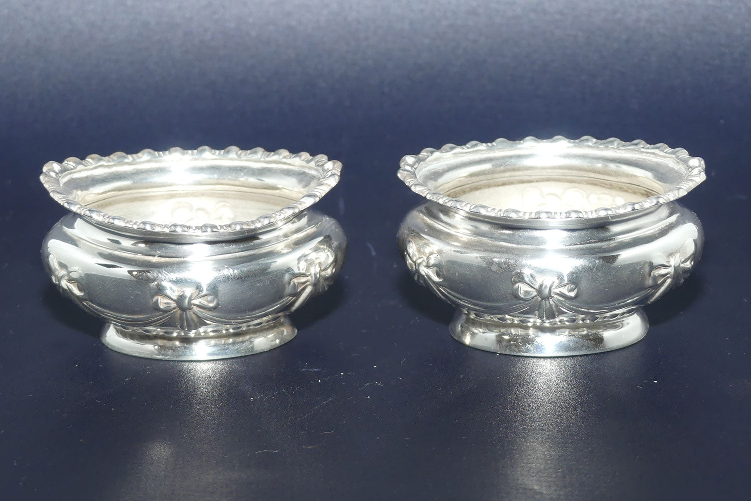 Sterling Silver pair of Neoclassical design open salts | Sheffield 1903 | 44.7g