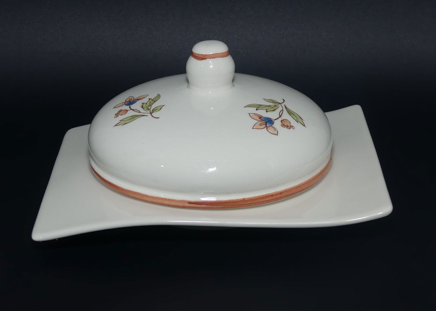 Villeroy and Boch Wave design Floral motif lidded butter dish