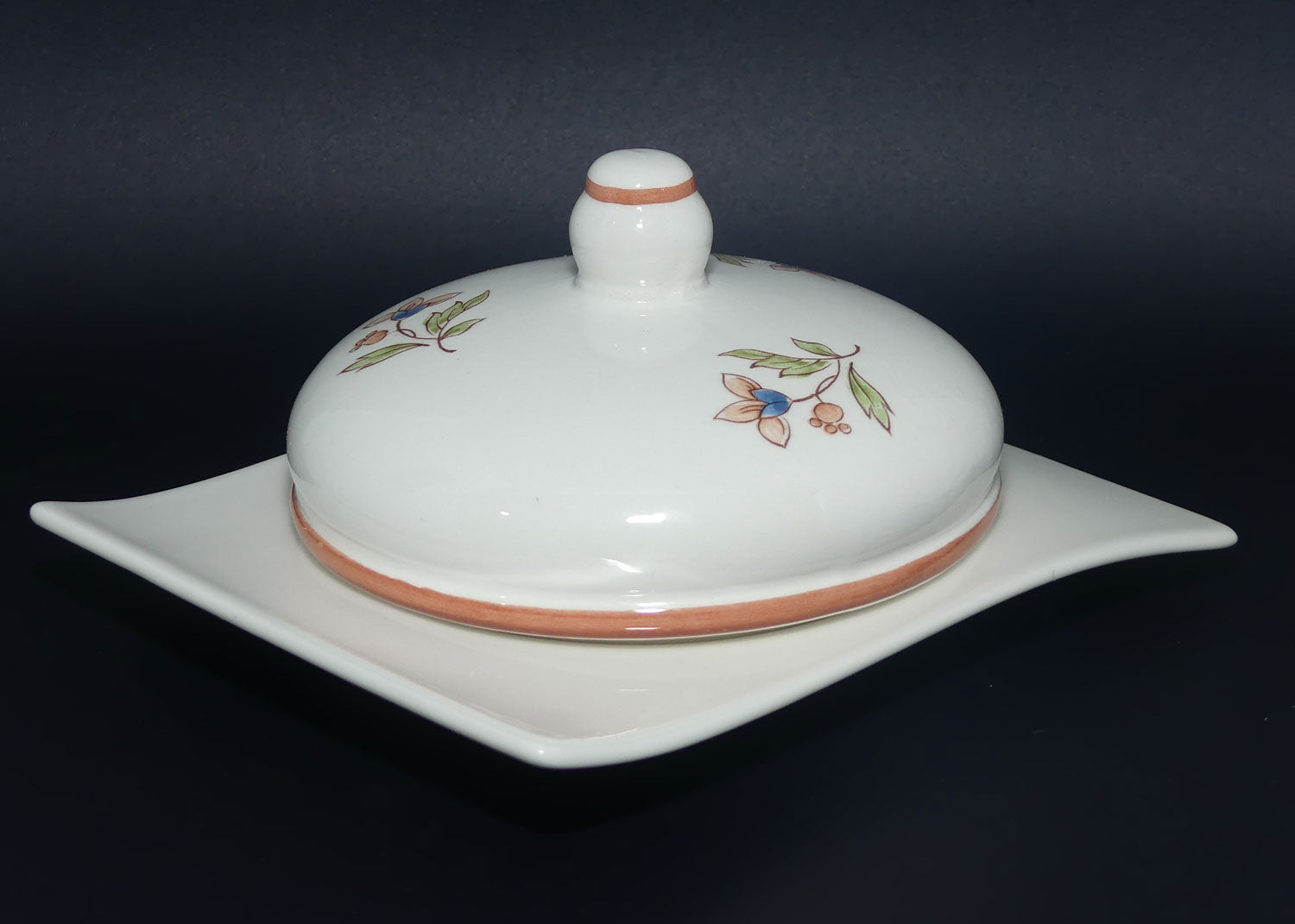 Villeroy and Boch Wave design Floral motif lidded butter dish