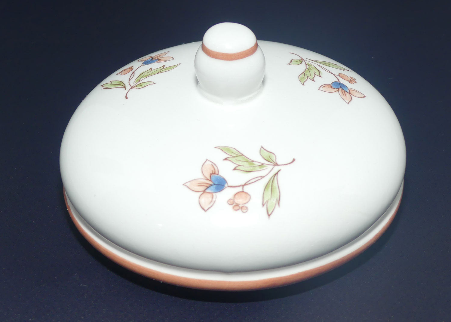 Villeroy and Boch Wave design Floral motif lidded butter dish