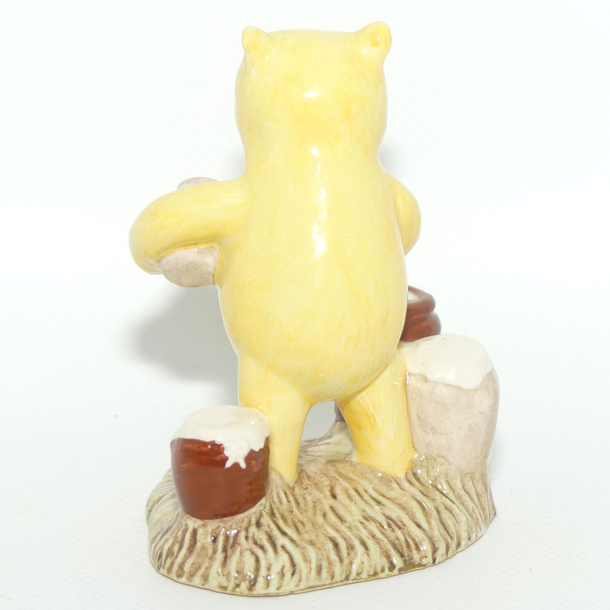 WP12 Royal Doulton Winnie the Pooh figure | Pooh Counting the Honeypots | no box