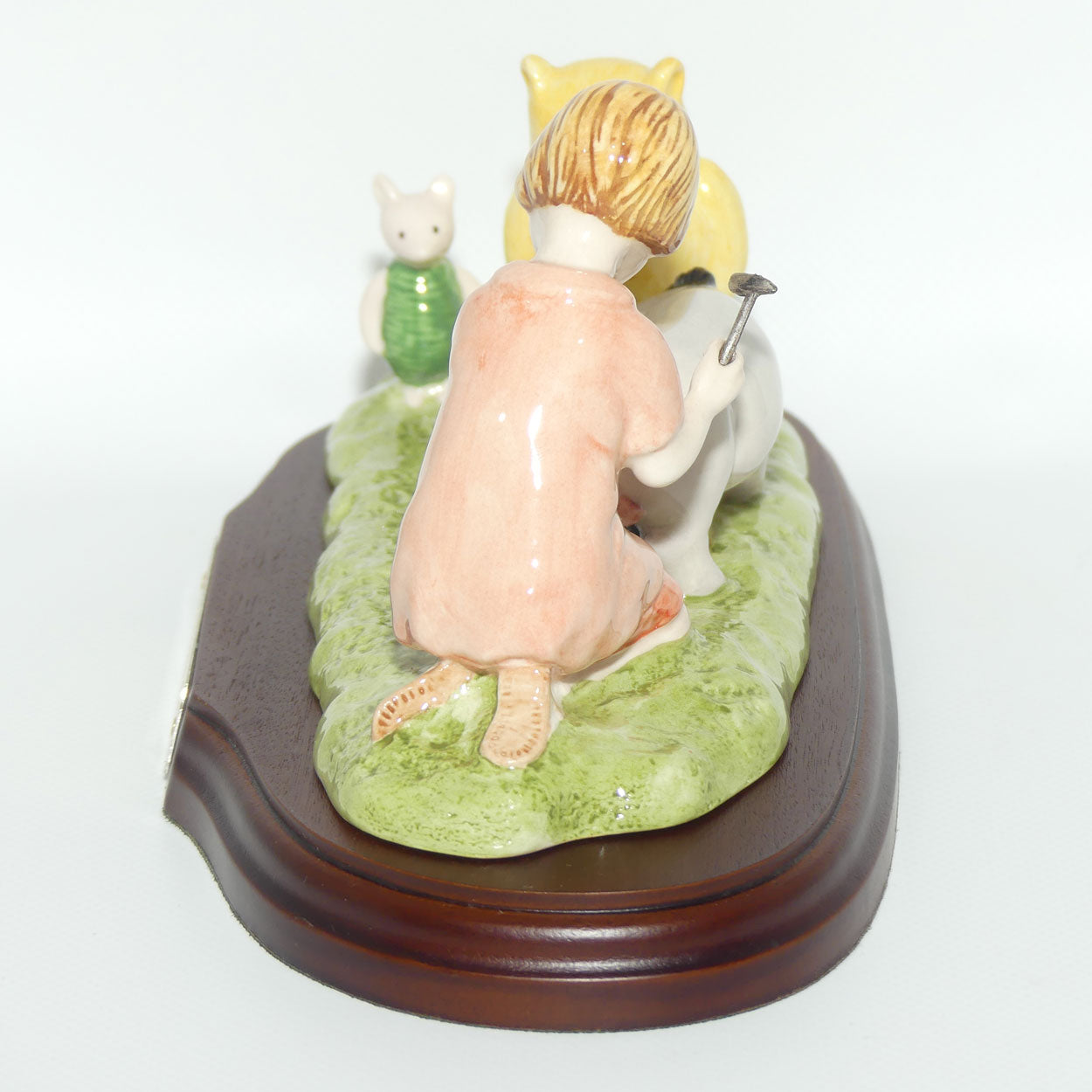 WP15 Royal Doulton Winnie the Pooh figure | Eeyore Loses a Tail Tableau