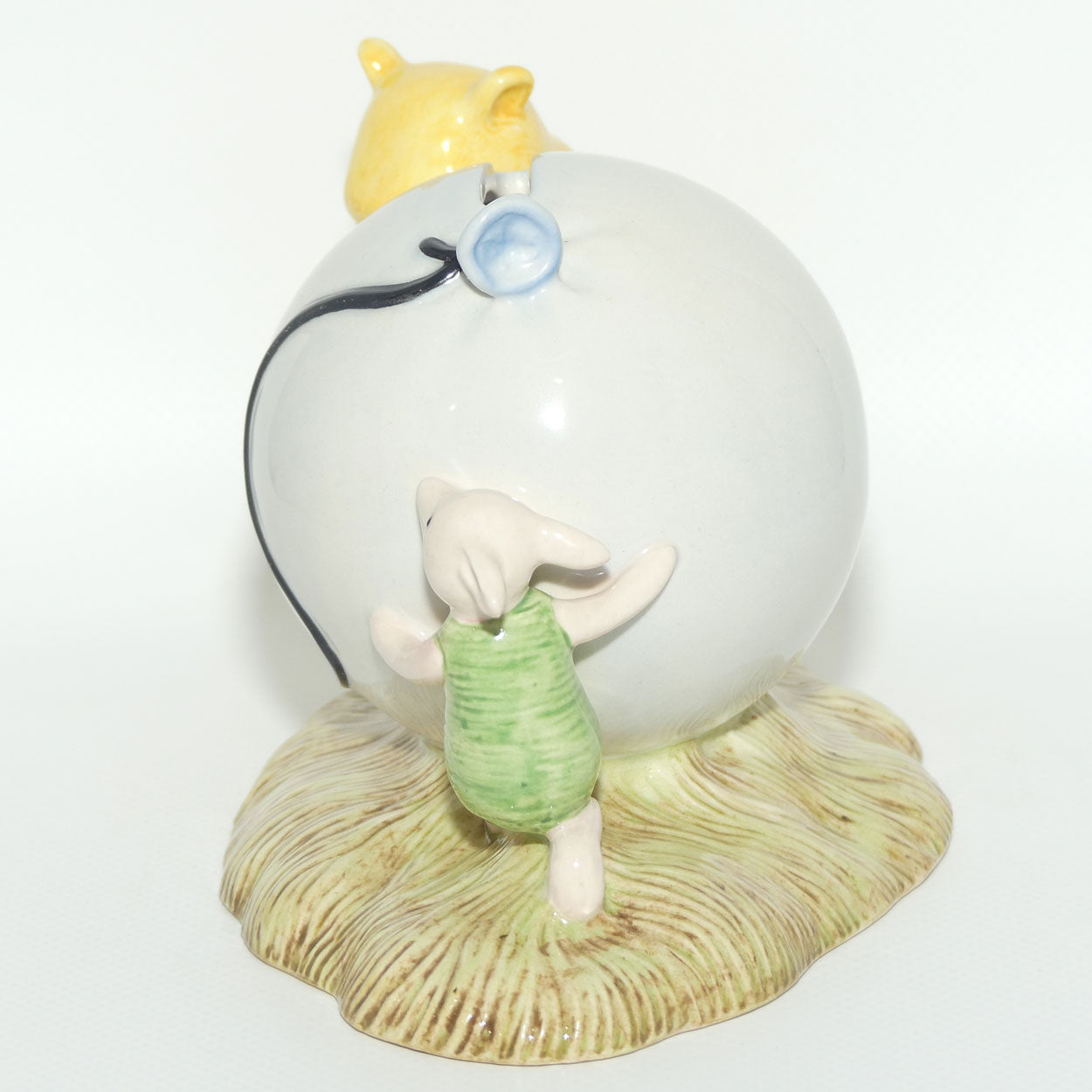 WP16 Royal Doulton Winnie the Pooh figure | Pooh's Blue Balloon Money Box | Boxed