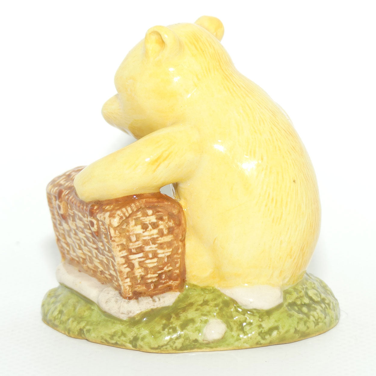 WP19 Royal Doulton Winnie the Pooh figure | Winnie the Pooh and the Fair Sized Basket