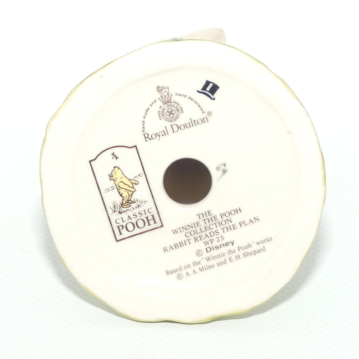 WP23 Royal Doulton Winnie the Pooh figure | Rabbit reads the Plan | Boxed