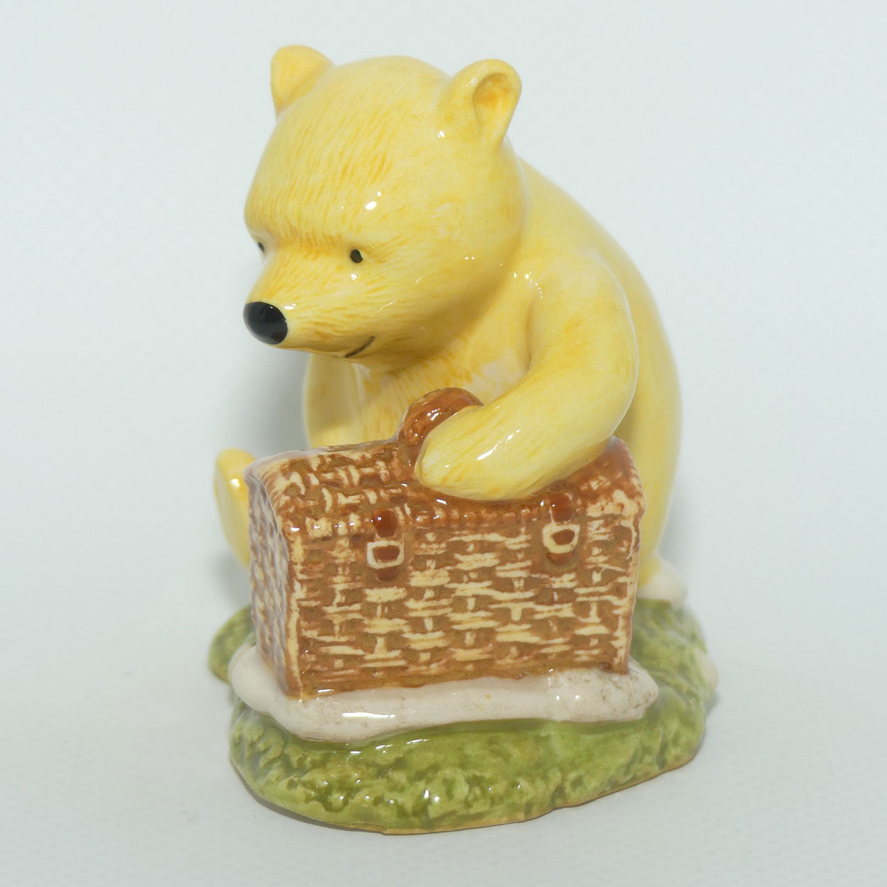 WP19 Royal Doulton Winnie the Pooh figure | Winnie the Pooh and the Fair Sized Basket
