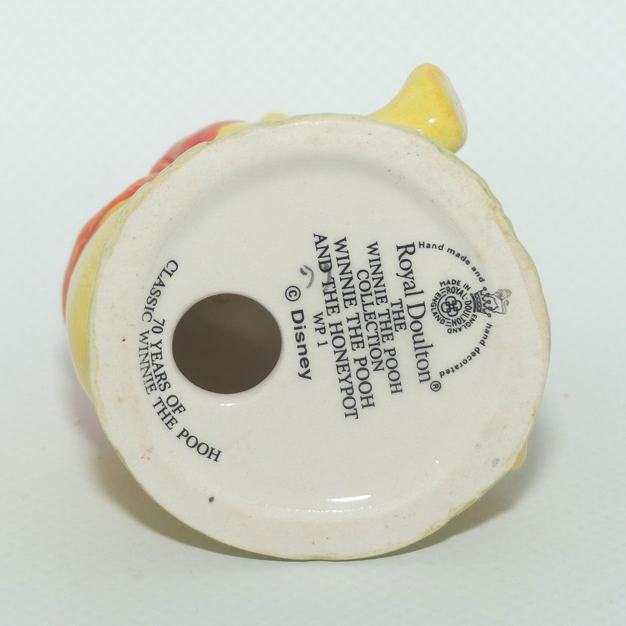 WP01 Royal Doulton Winnie the Pooh figure | Winnie the Pooh and the Honey Pot | boxed