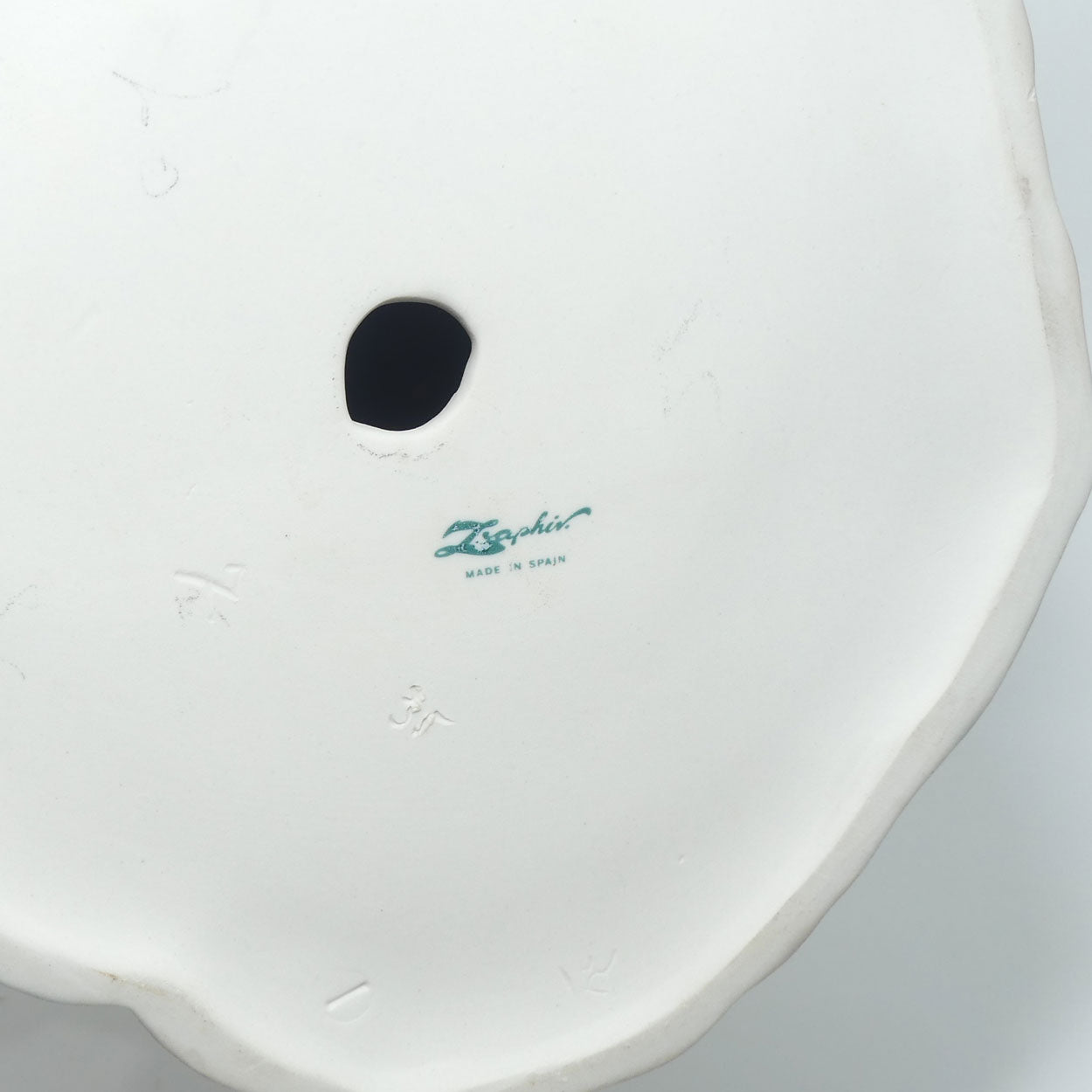 Zaphir | Nao | Lladro figure of a Seated Lady in Sun Hat