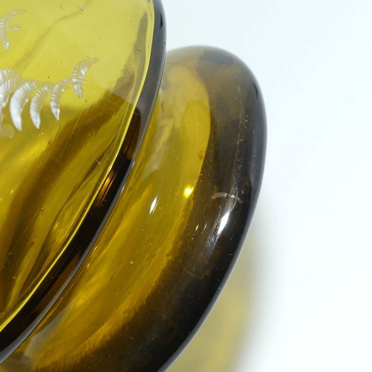 Very large Amber glass Mary Gregory Stein | Cavalier sounding Horn | minor fault