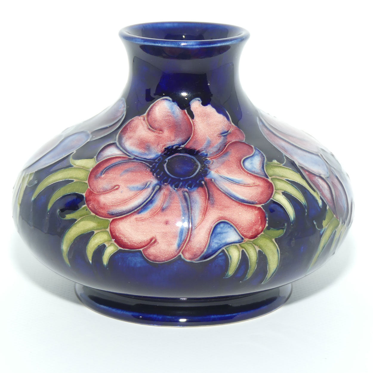 Walter Moorcroft Anemone (Blue) 32/5 vase