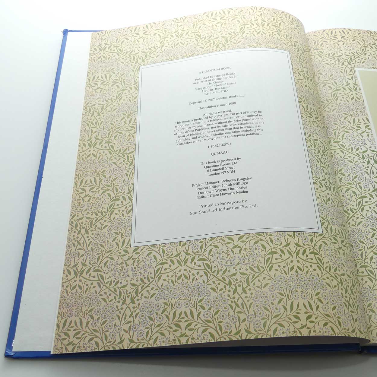 Reference Book | The Arts & Crafts Movement | Steven Adams