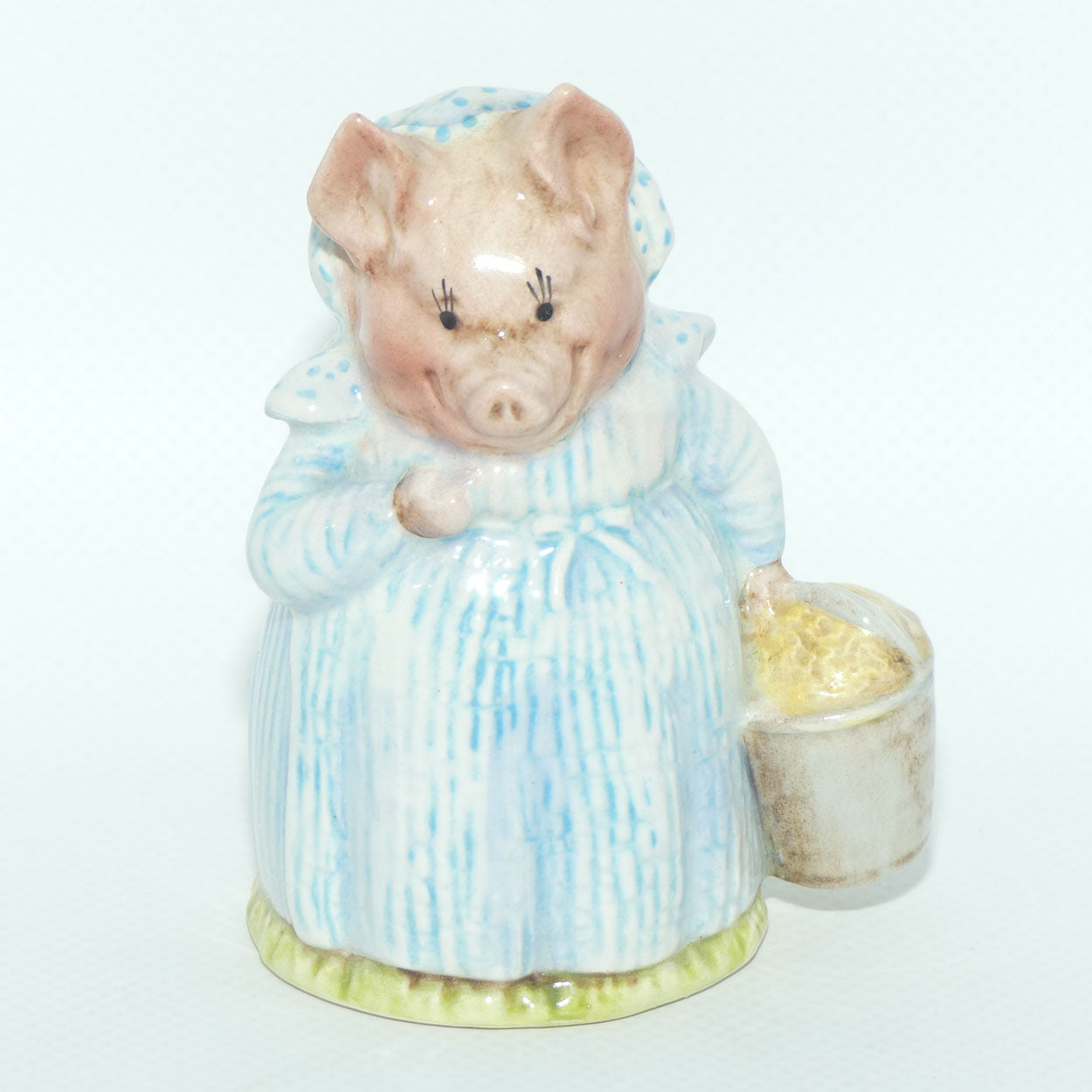 Beswick Beatrix Potter Aunt Pettitoes | BP2a Gold Oval