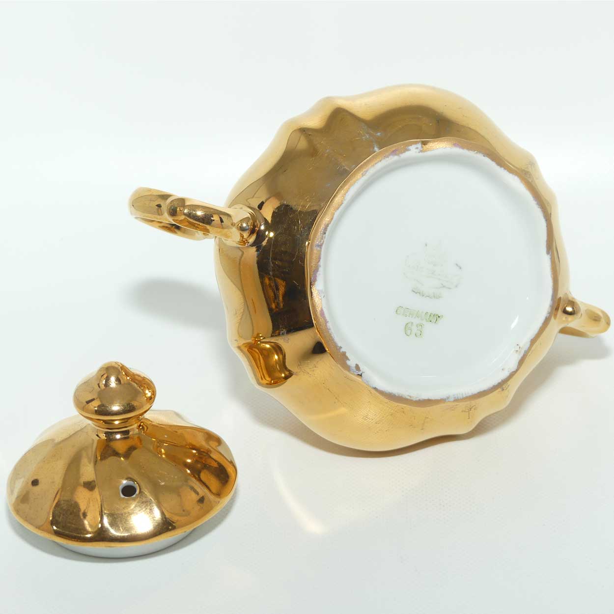 Bareatner Bavaria Gilt milk jug and lidded sugar bowl