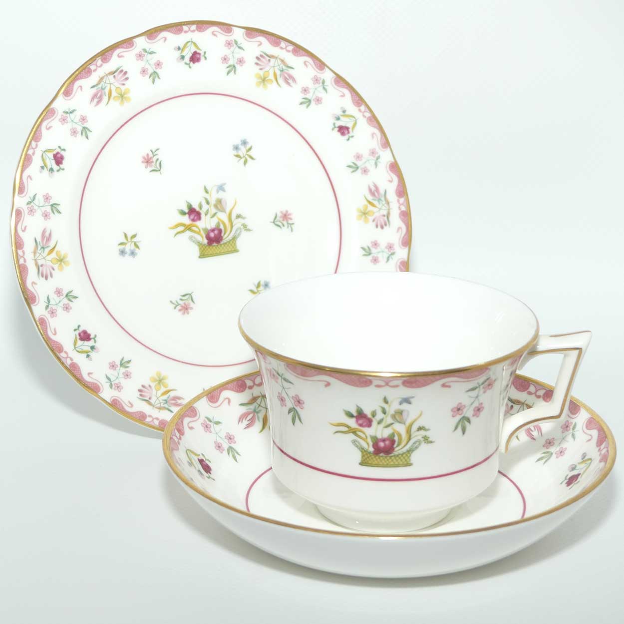 Wedgwood Bone China Bianca Williamsburg R4499 trio