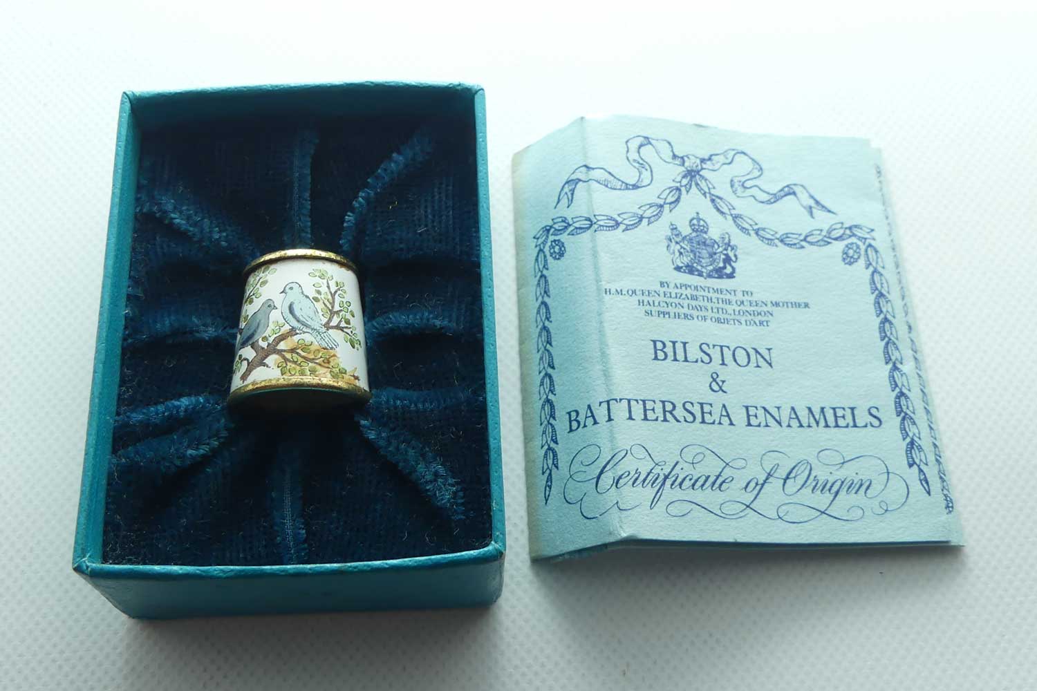 Bilston and Battersea | enamel thimble | Birds motif