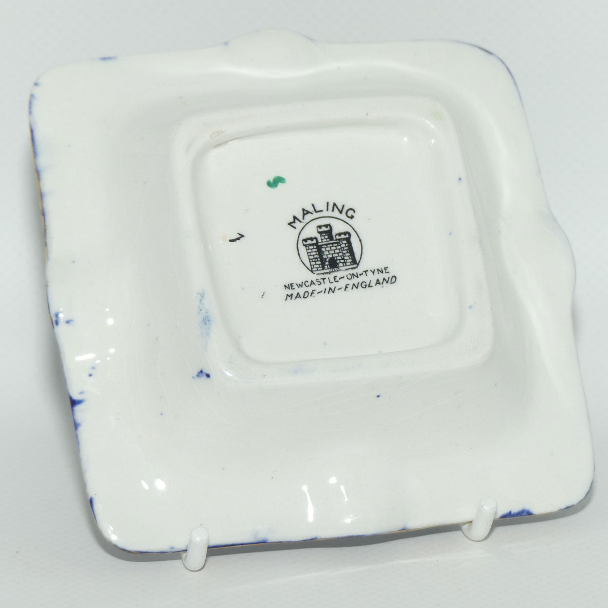 Maling ashtray | Birdhouse and Flowers on Blue Ground