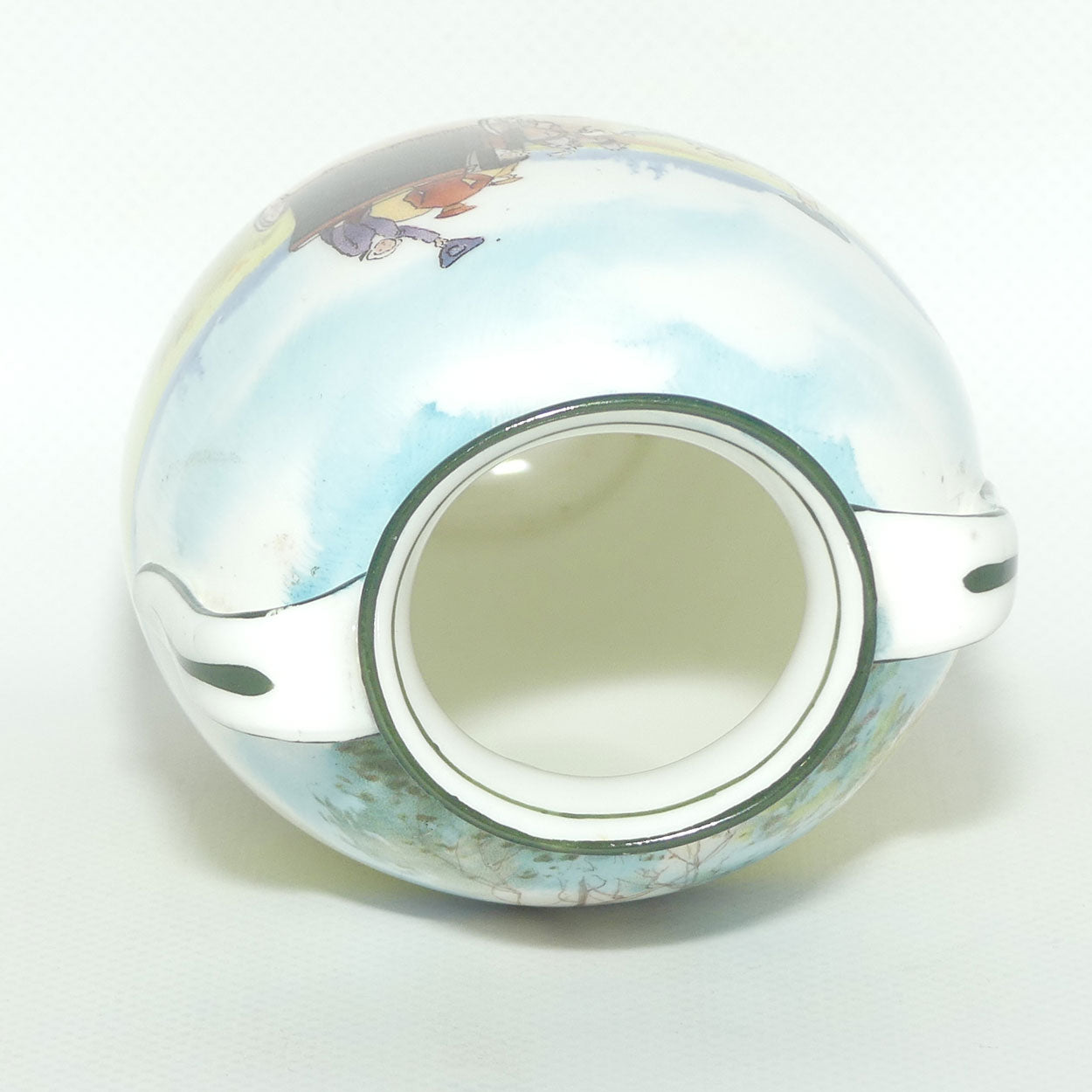 Royal Doulton Coaching Days twin handle vase E2768 | Family Waving | rare Blue Sky variation