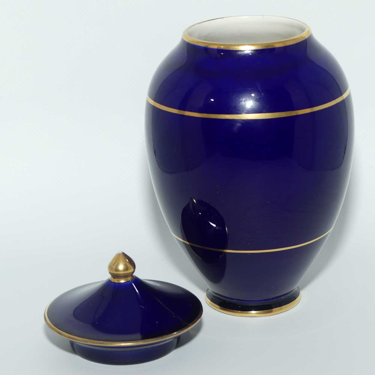 Crown Devon Fieldings Blue Lustre lidded urn with gilt trim